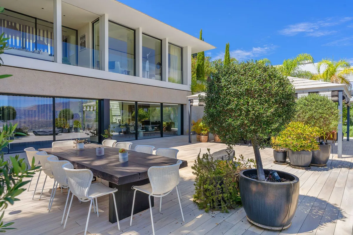 ddeb550d-a181-456f-8308-de47f6c7ca8b