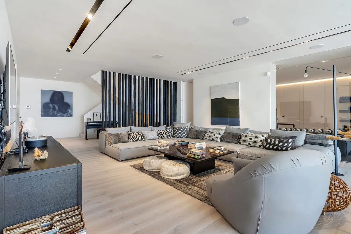 eacb7097-a529-4121-ada5-8519fa8b9ea4