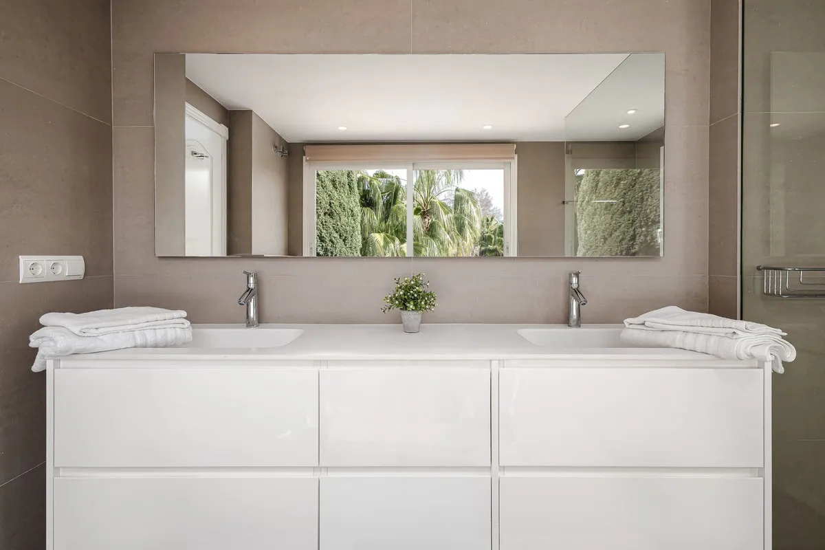 5998da25-cc8e-4892-8584-2d40f62870e7