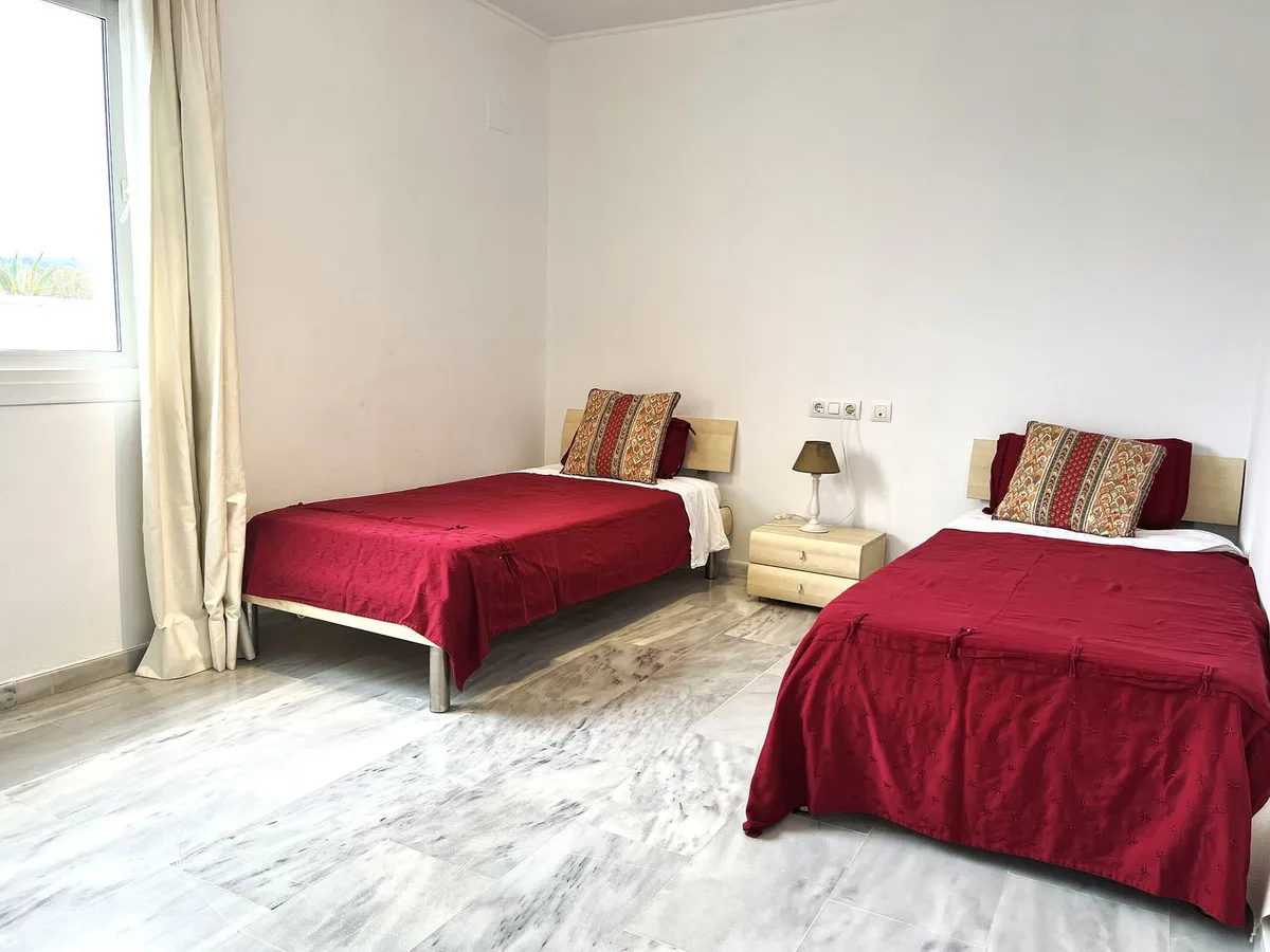 516b8119-b88b-401f-85c0-575dce2bd0e4