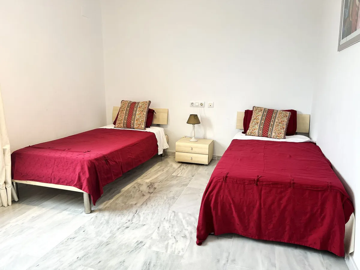 5727d3f4-32b4-494c-a893-584e629860f4