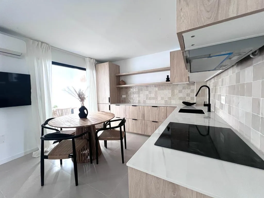 6ba50efc-6cd3-4f1a-8888-644235171bdb