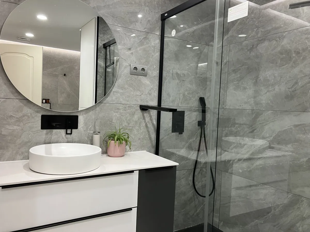 b5c28178-9bc7-4600-86ee-30f10bc686c2