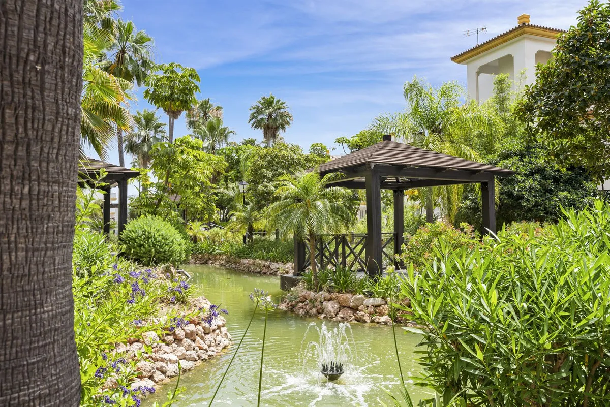 1cc200a2-d8c8-450e-b725-50d6d4cf8d9b