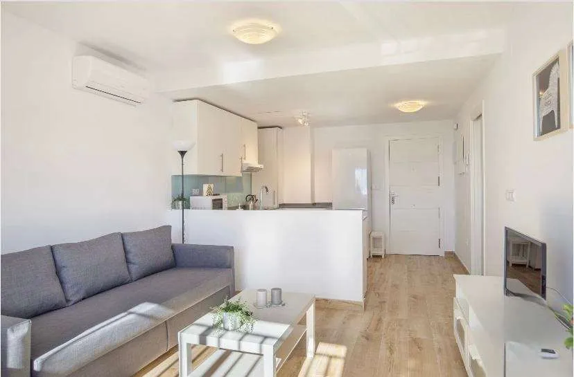 299e0276-1a4d-40c1-909b-c78f499261a9