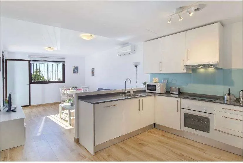 8071fac2-41e0-4e92-8c0c-afd4a8c1e1b3