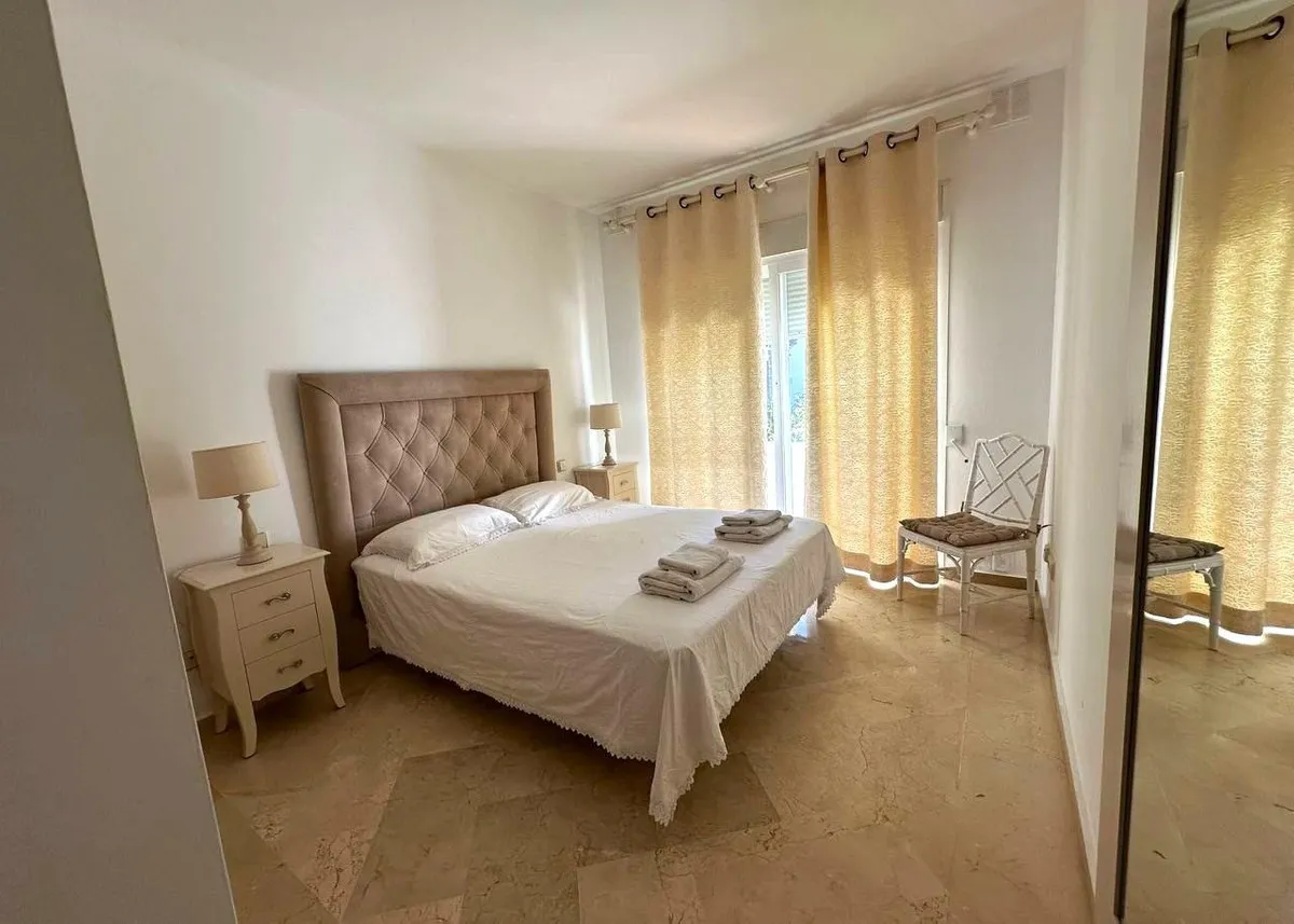 ec0992a1-fb88-4797-929d-567704035c1e