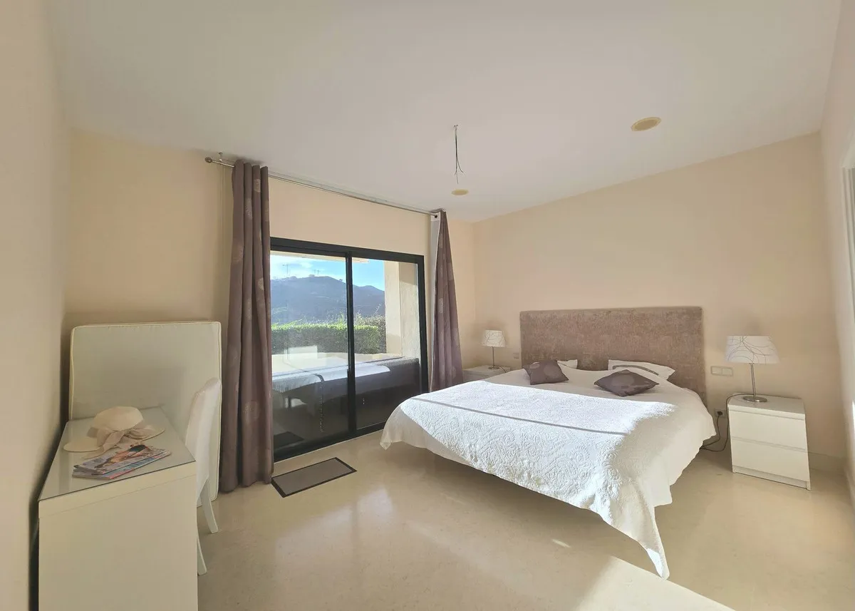 dc59b4be-39bb-4f93-a9a3-92b6f5980805