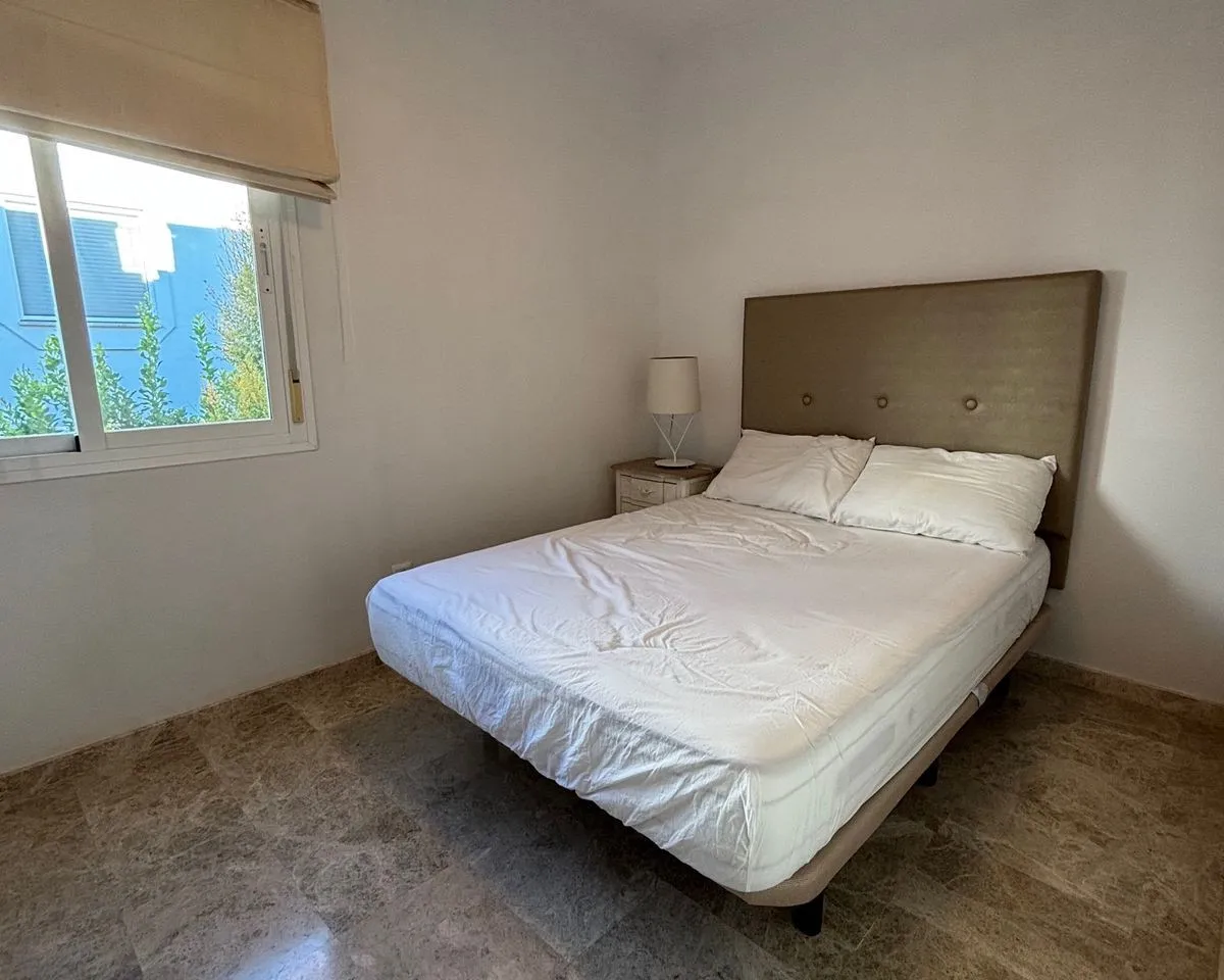 fae812e2-282b-42dd-87ce-750eba96f099