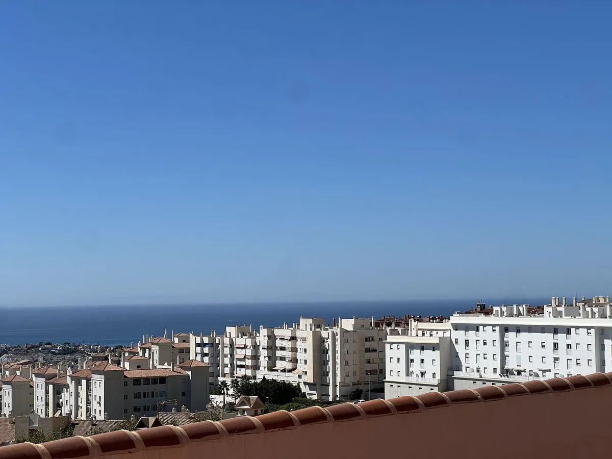 17e0a4d4-22a0-4a31-8f7c-4dff6386495f