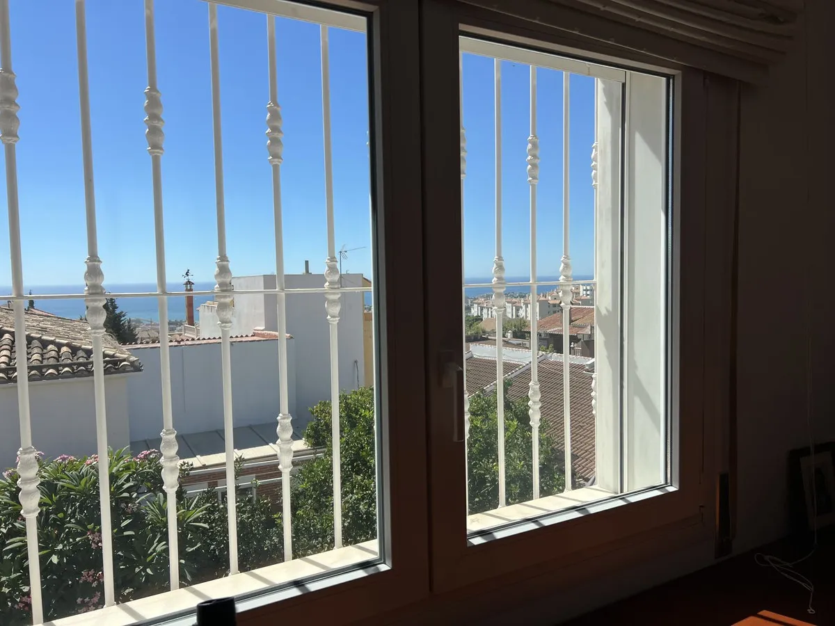 30fd7236-165a-45e0-8fd5-6e8090836cf1