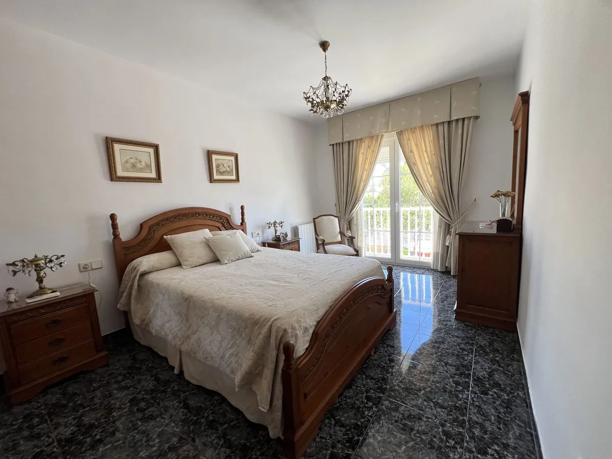 ca7d5775-b1b9-4fab-8ff1-97a985697ff5