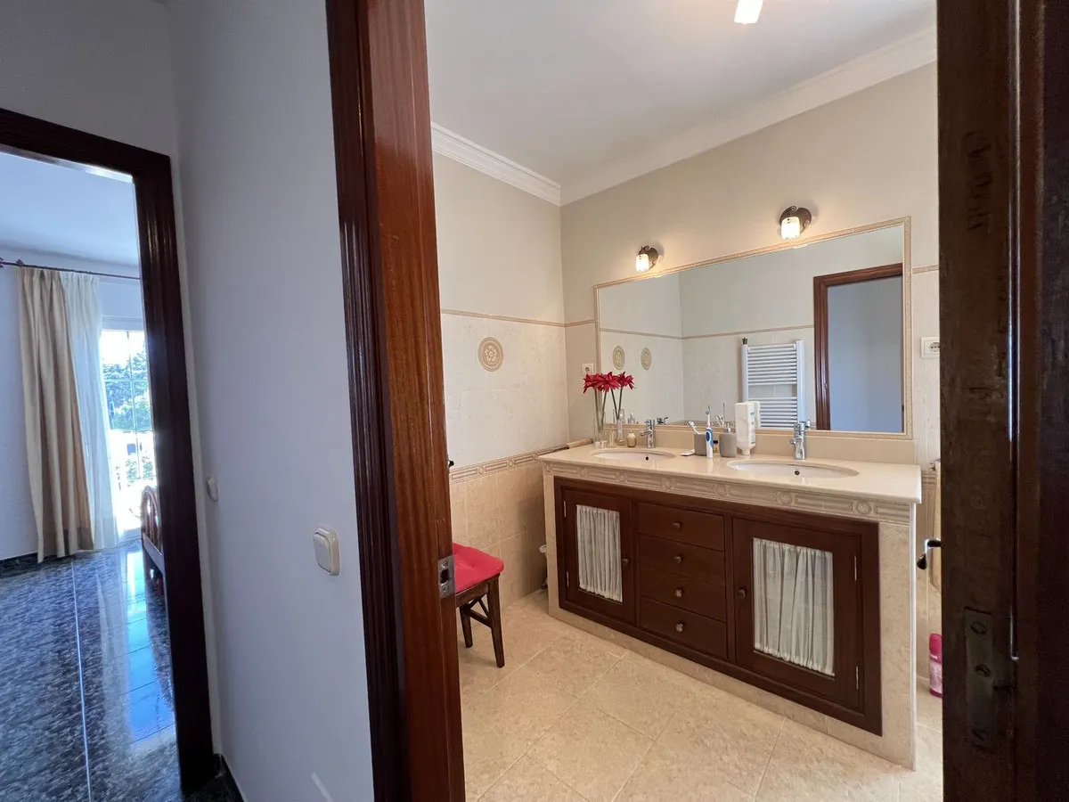 fc61a15c-c496-4560-b1b5-297b9d7d5af7