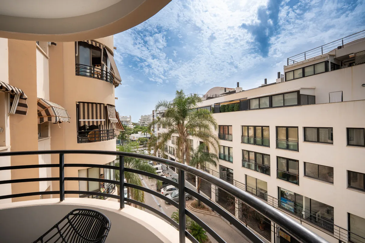 6b460af9-5e48-4805-a1bd-33cd7a51002d