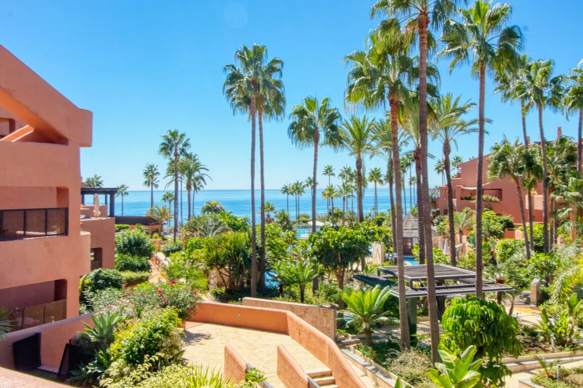 1c39324e-4945-4252-a934-7a9d1301708e