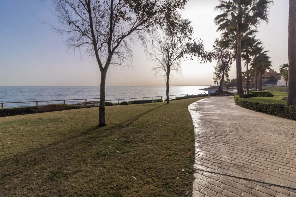 6cbd329b-bc78-4256-a0ab-ad5965eb7c1a