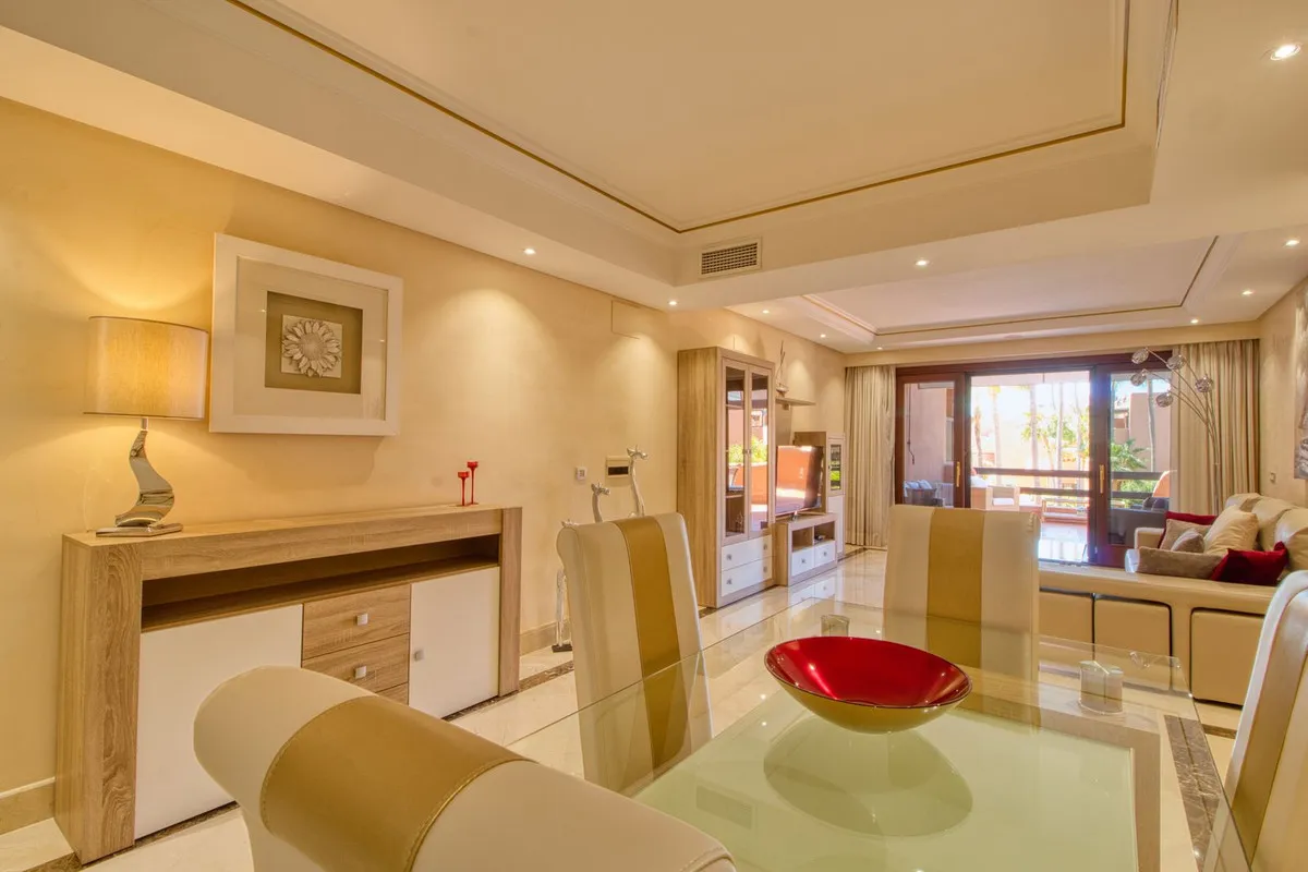 d8f54438-434e-455a-a3bf-382888b1e7b2