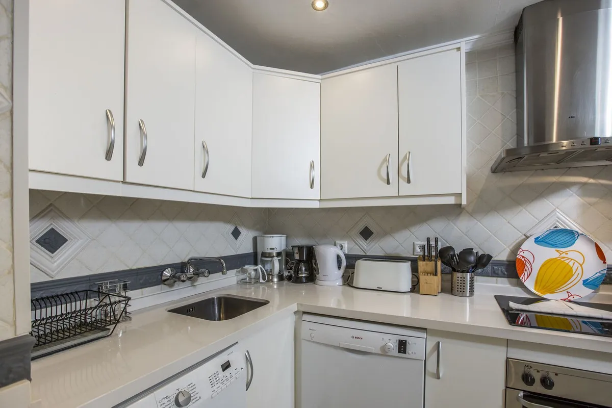 2c17cb4f-c29d-4181-a876-1cb932a5f9d6