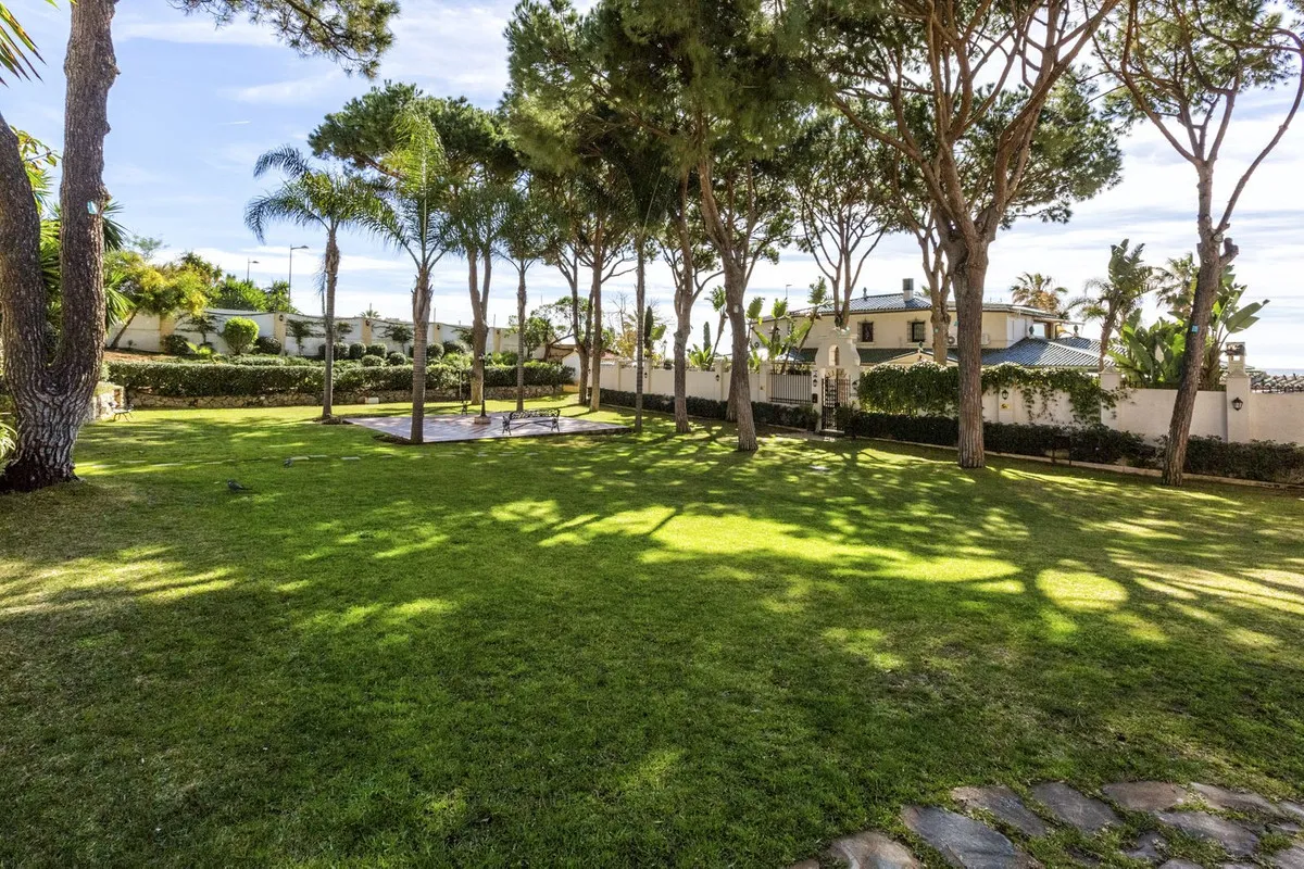 b9472440-bff9-4369-8a9b-b2841f7d2a22