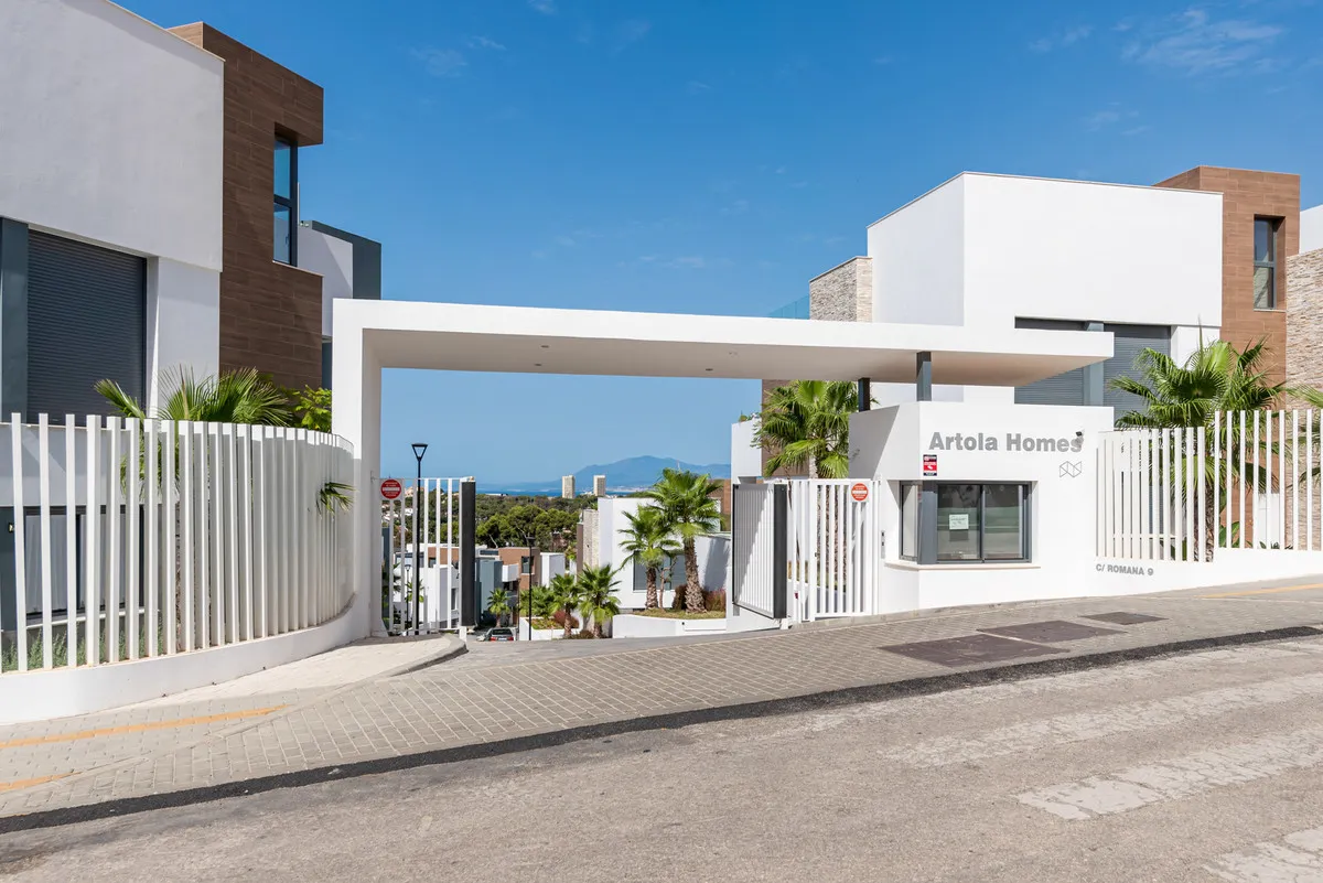 1047aa81-d59b-4332-b1f0-3a21a206eaa5