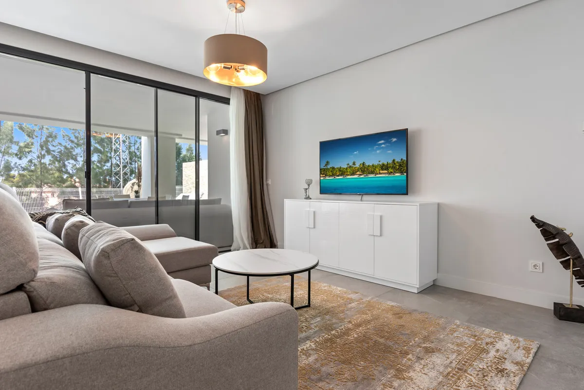 7420c0c6-80b1-438d-b195-d6d55e9a33d3