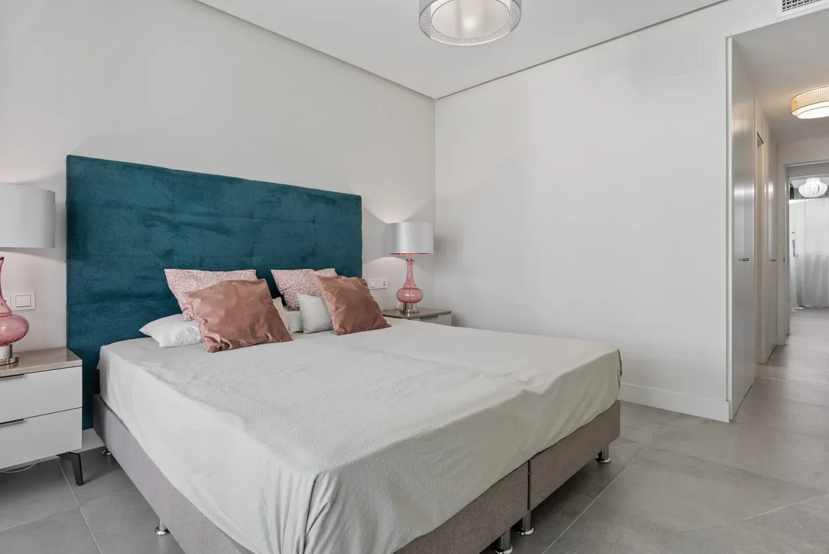 a90264f8-7f75-41f9-b1d1-114d49981b0e