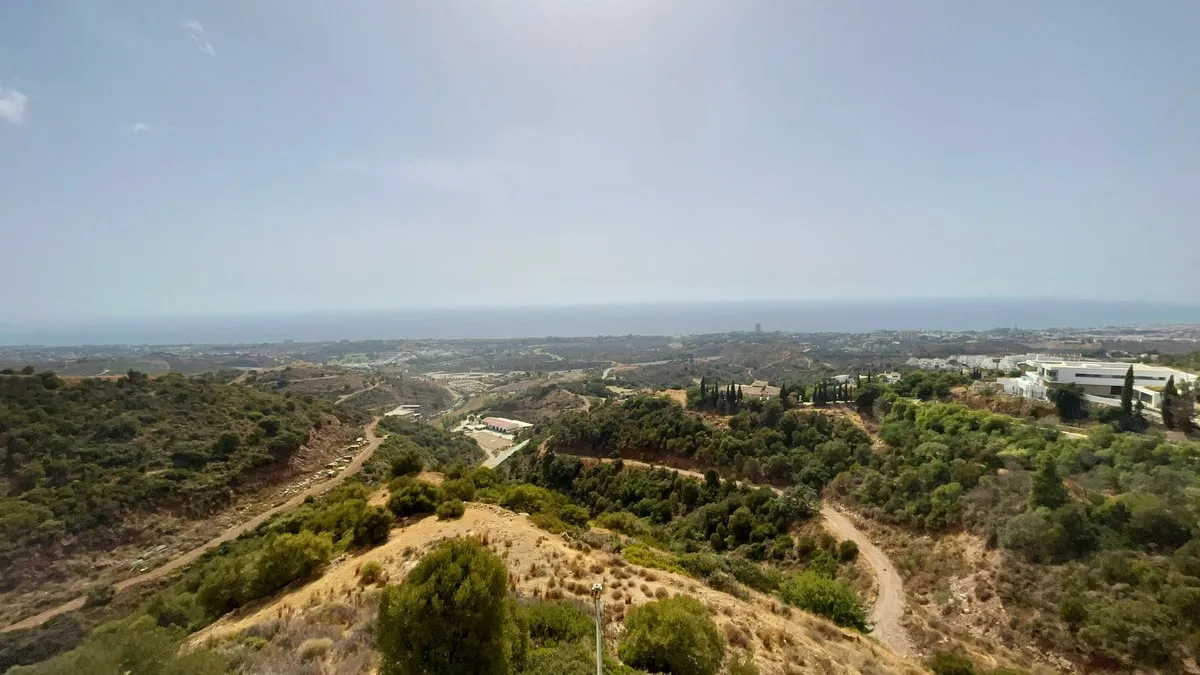 08f6ff0a-adc1-4eb3-ab6a-83c98e303751