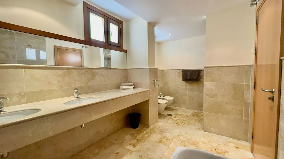 efb38ec3-f778-4357-8367-14363c772ce0