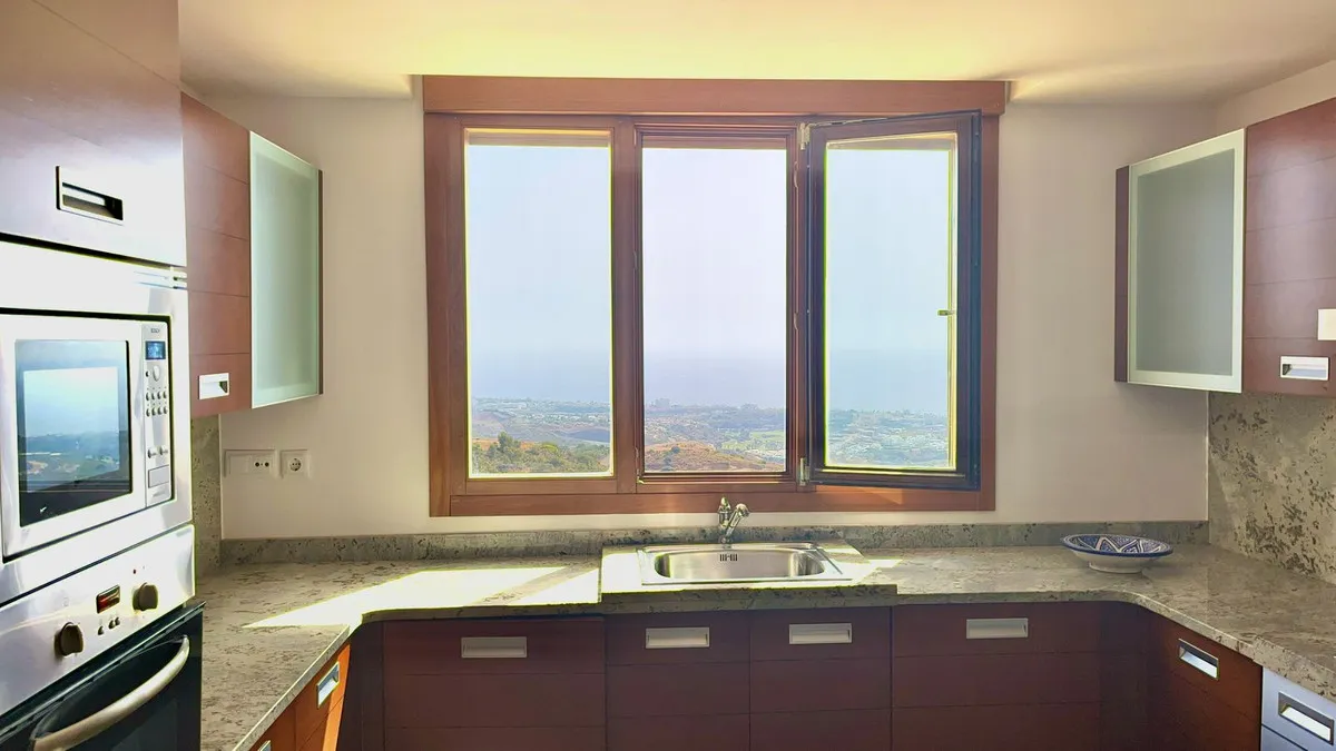 f9b7a1c7-795d-4422-ad73-cf75c1792488