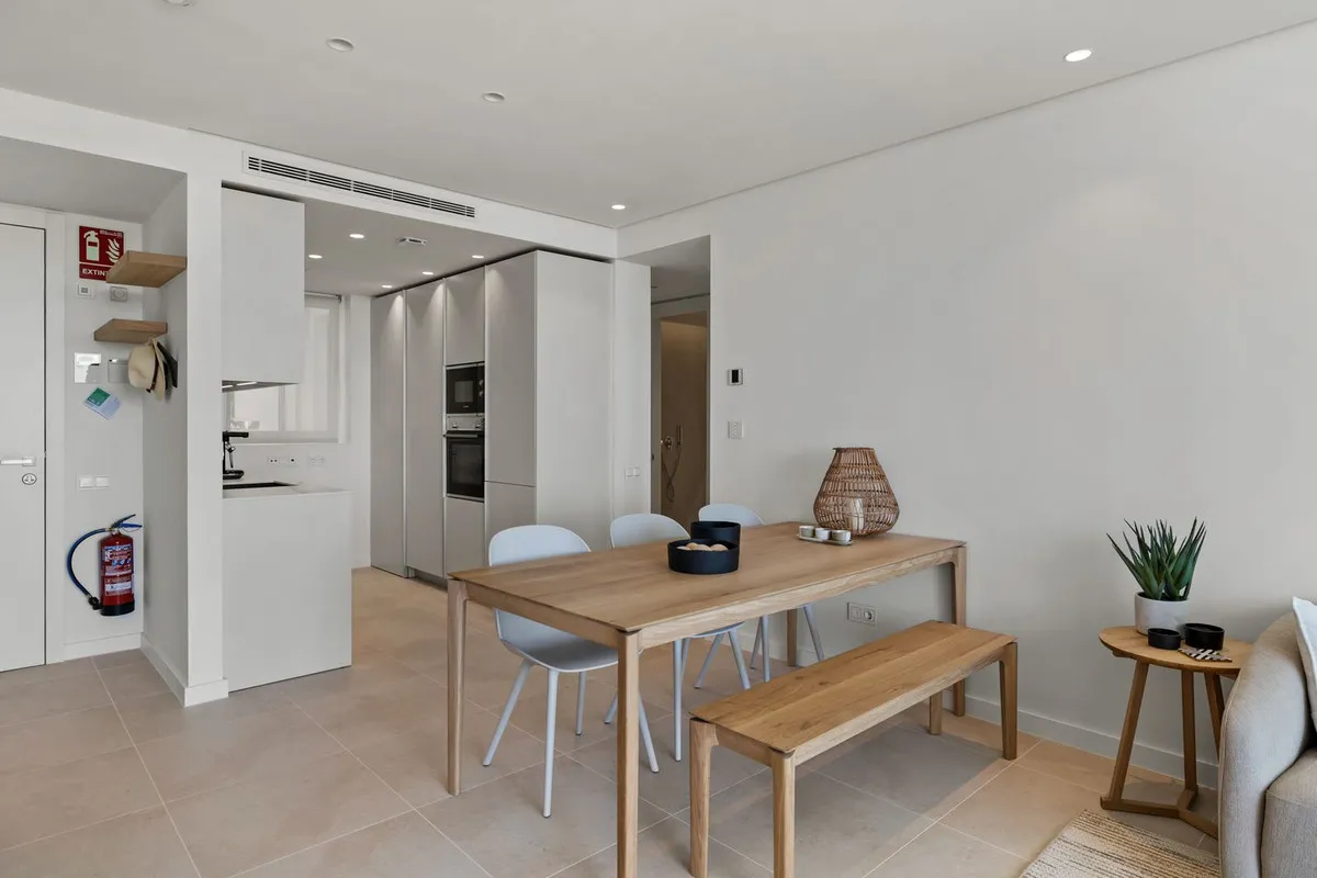 b08683ea-0354-444a-a190-f68963a814c6