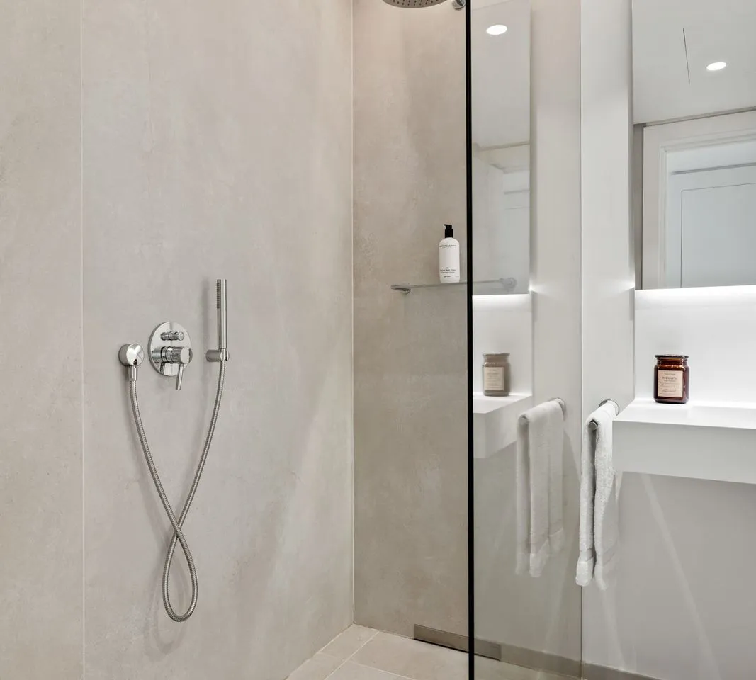 cb6a5592-d347-4348-804c-2d939db7d283