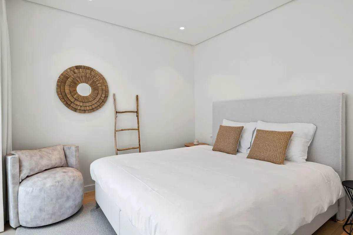 de7c4eec-c717-497d-bdb5-27f74c53ce39