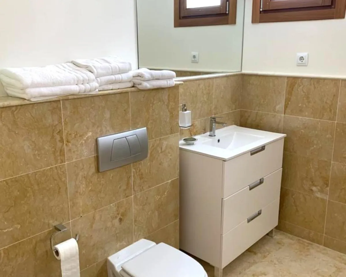 c618f0e1-41f6-43b0-80b4-851db0fe9a30