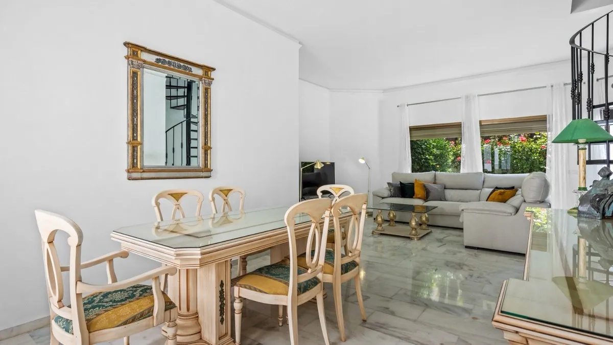 0300db17-fa15-4d7c-a839-941766d2f2c9