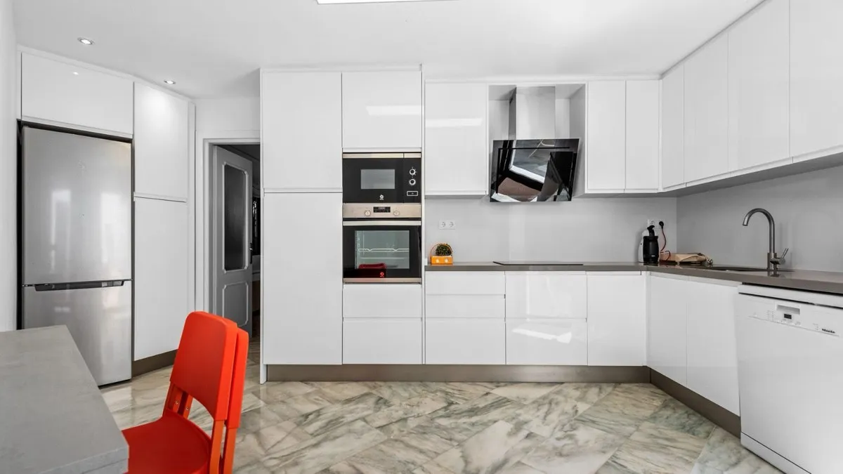 caebff33-042f-4ed8-9b95-9b8305c513cc