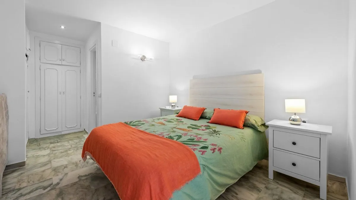 dc0c7445-f572-47e6-bcc4-598f7573f960