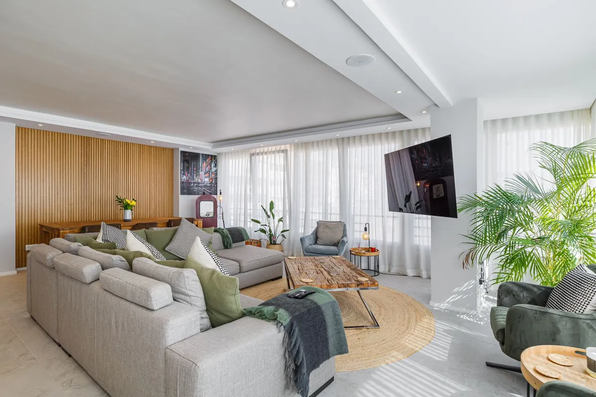 15564841-f581-4711-8dab-632bd6fefda4