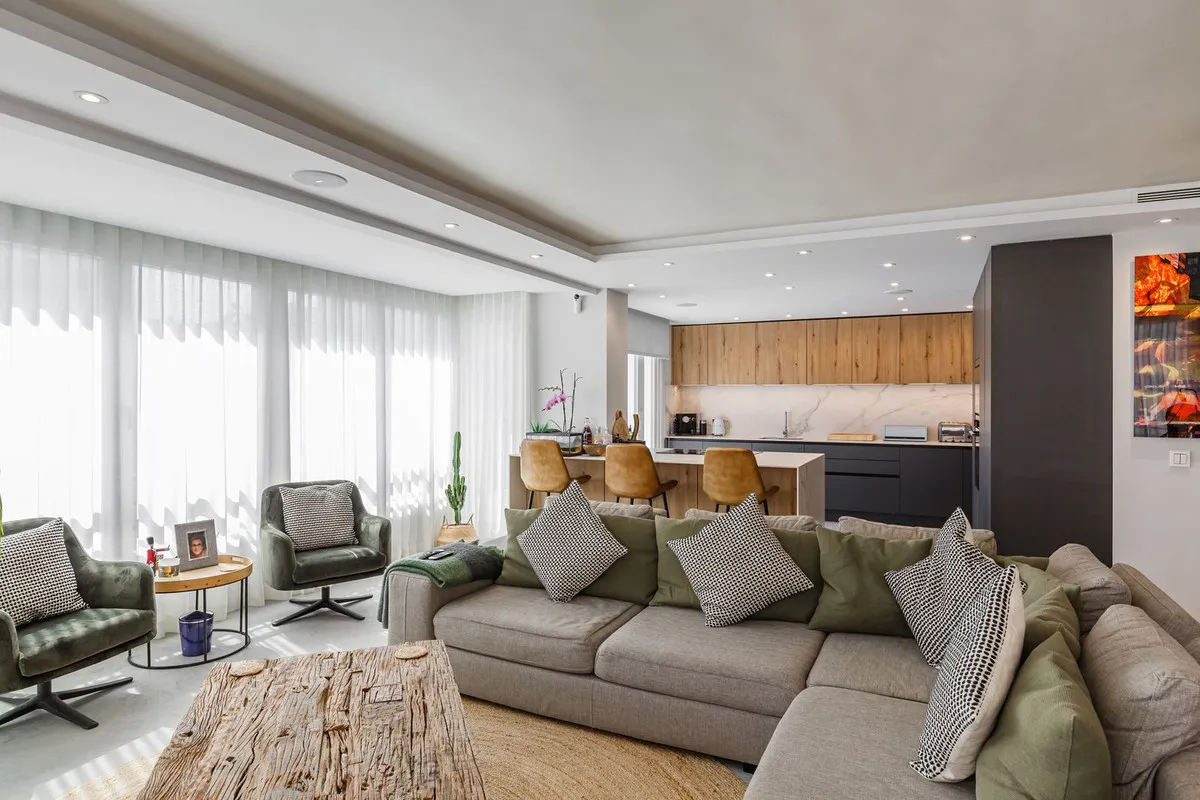 729e11d3-985a-4b81-b5d1-079e29e9905c