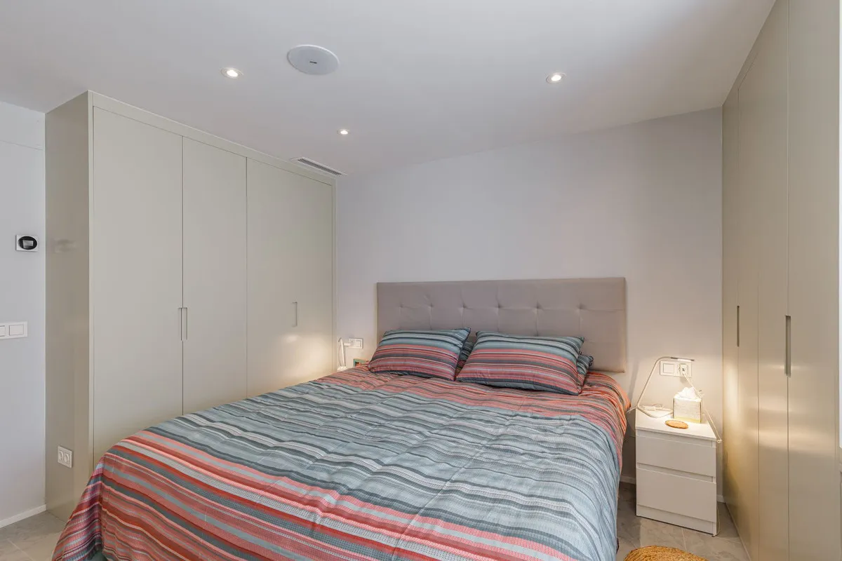 f843e7bb-ead2-4971-ae0b-392c80a9d5b9