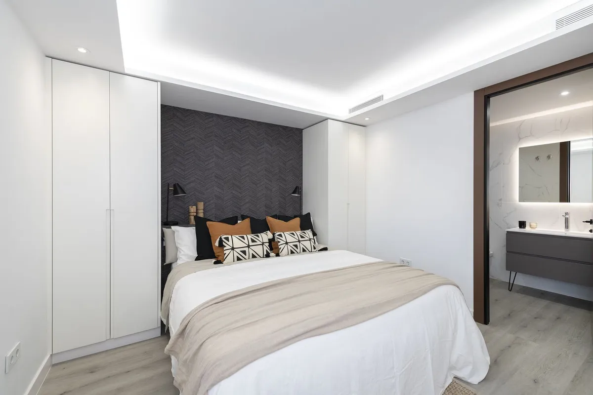 676449b5-d9c1-45f9-adb4-21163a058442