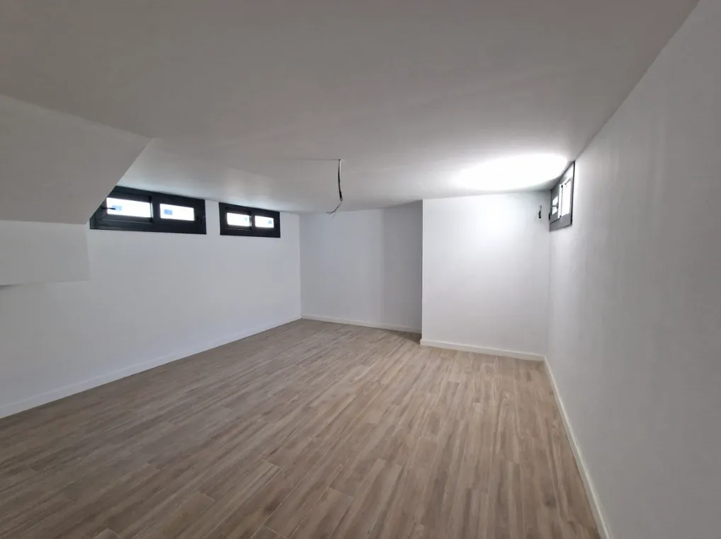 3f61a374-b75c-4063-bbe1-eb59796c0077