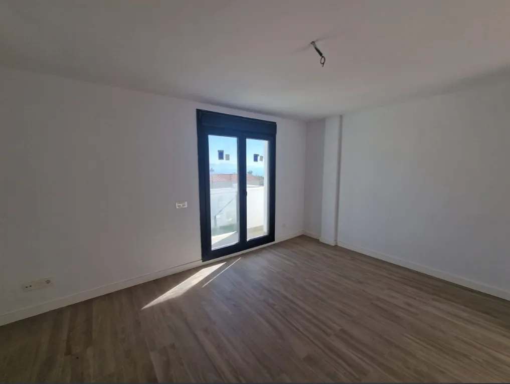 f1b7ff98-14b1-4005-b106-07212ca956e9