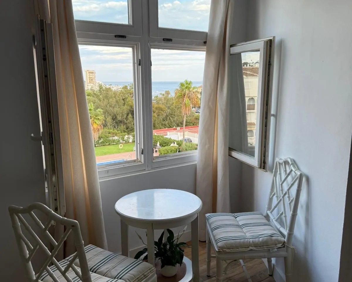 1efa5aa8-8819-4760-b81a-653f6c3334e4