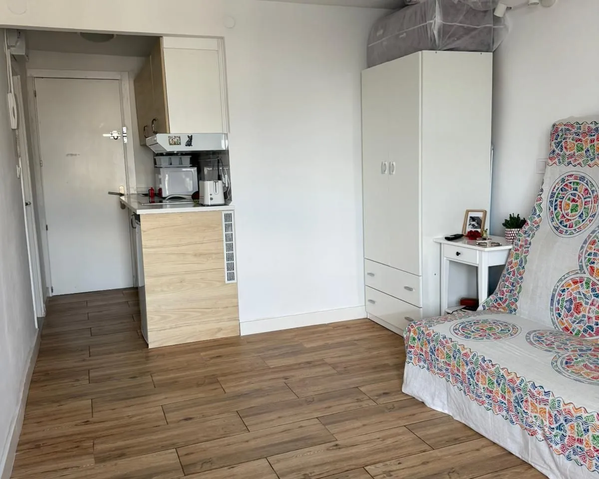 b98bcafc-f7d6-41ea-ad41-03783ba23204