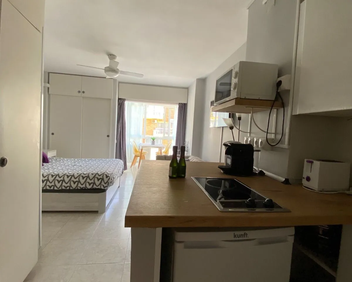 80250296-f12f-4856-b4b3-c2865fbef9b9