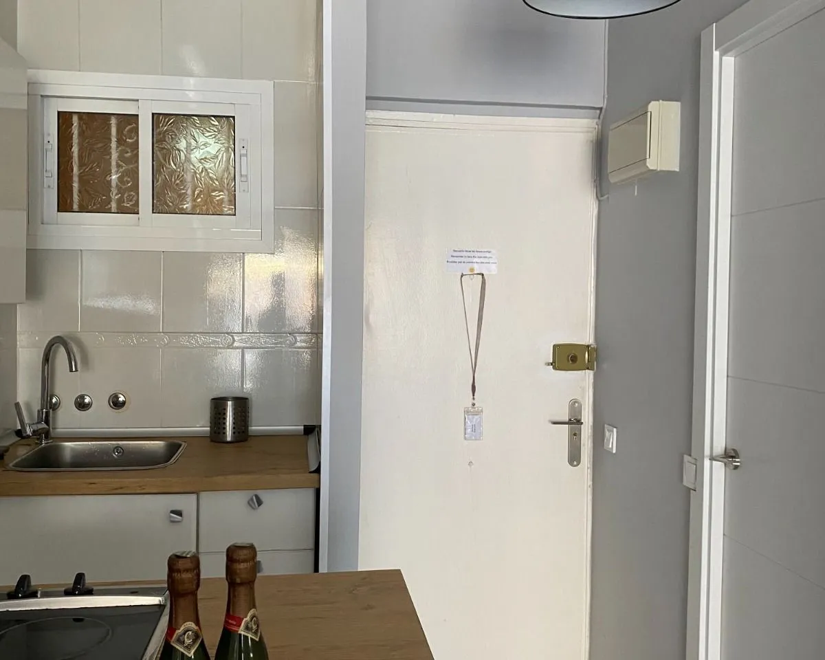 8ae344bd-e169-479e-a584-f22797a3d776