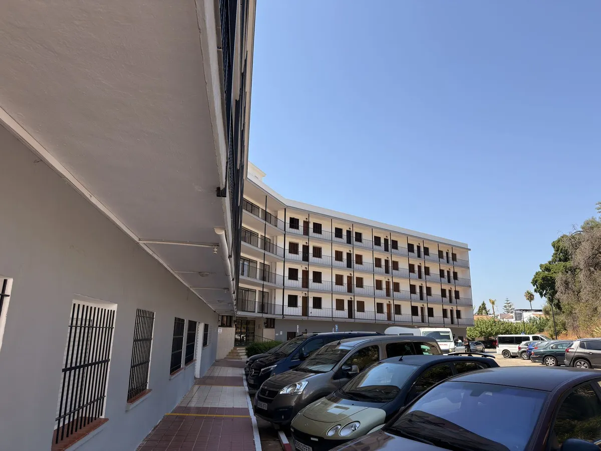 c15cee70-9b79-41ab-9d3d-ef2c343801fb