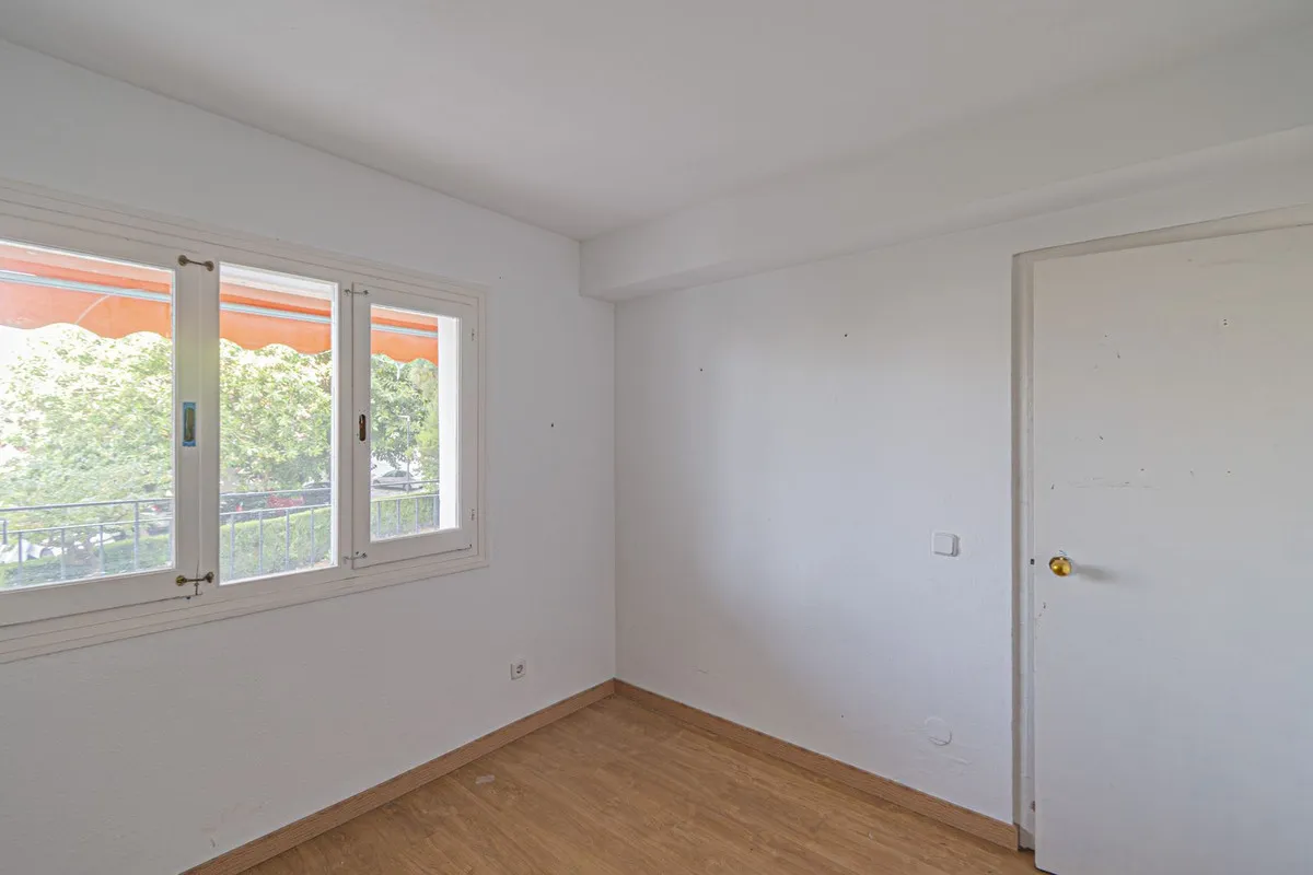 f1e3d034-f35d-41f1-a95f-03caf0e888bb