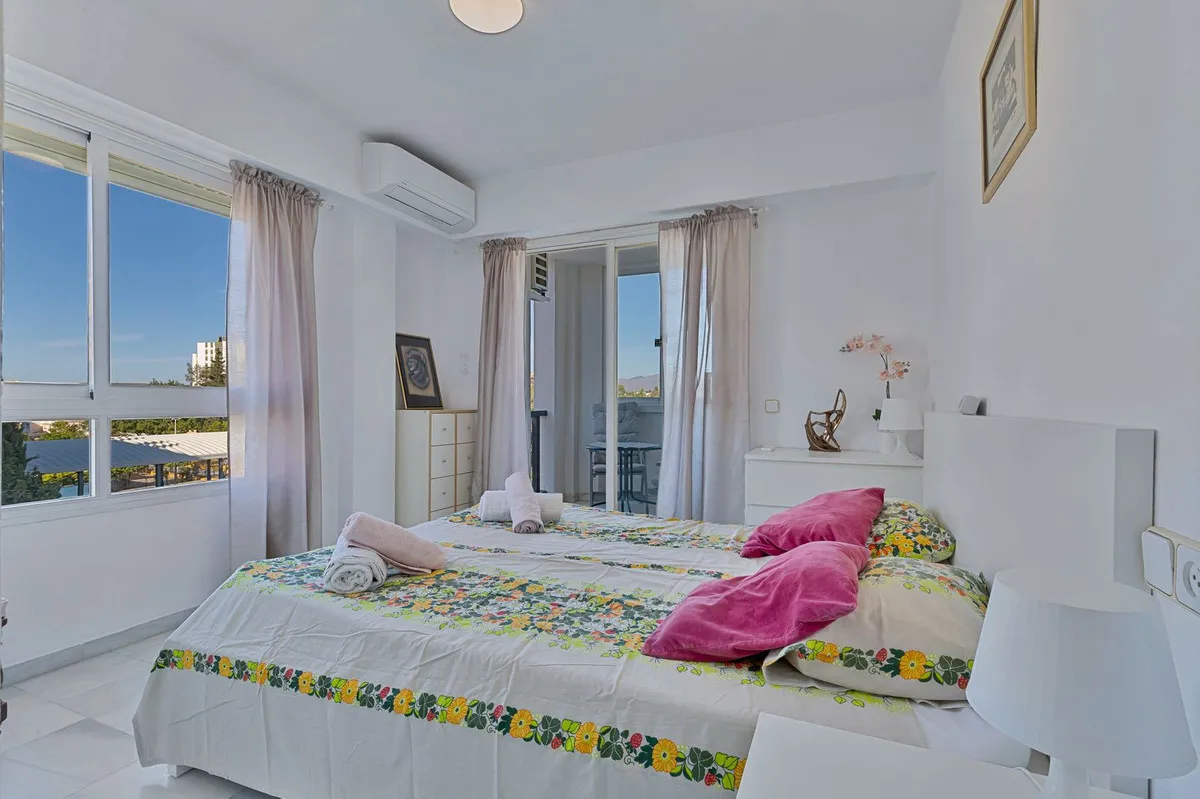 66fea9ed-a115-49b2-81f3-462a3b3f5567