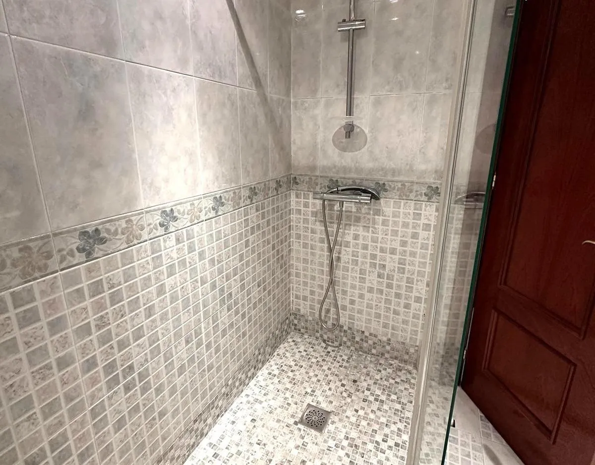 1d975337-cbef-4fb9-b229-c2a4be3fe5e2